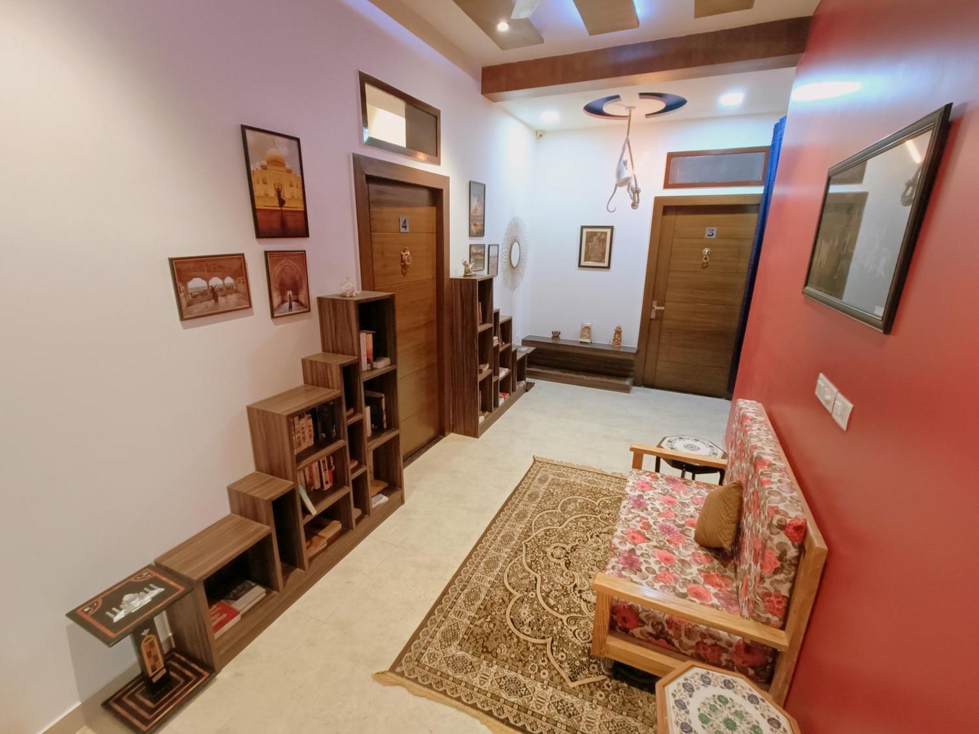 The Hideout - Near Taj Homestay *