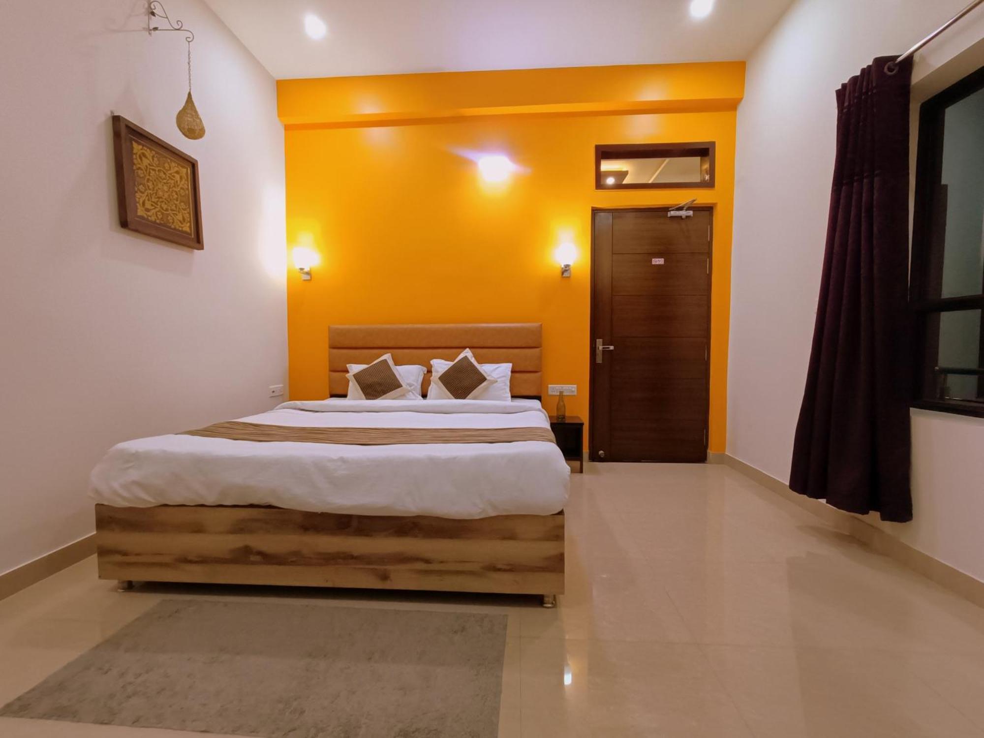 The Hideout - Near Taj Homestay